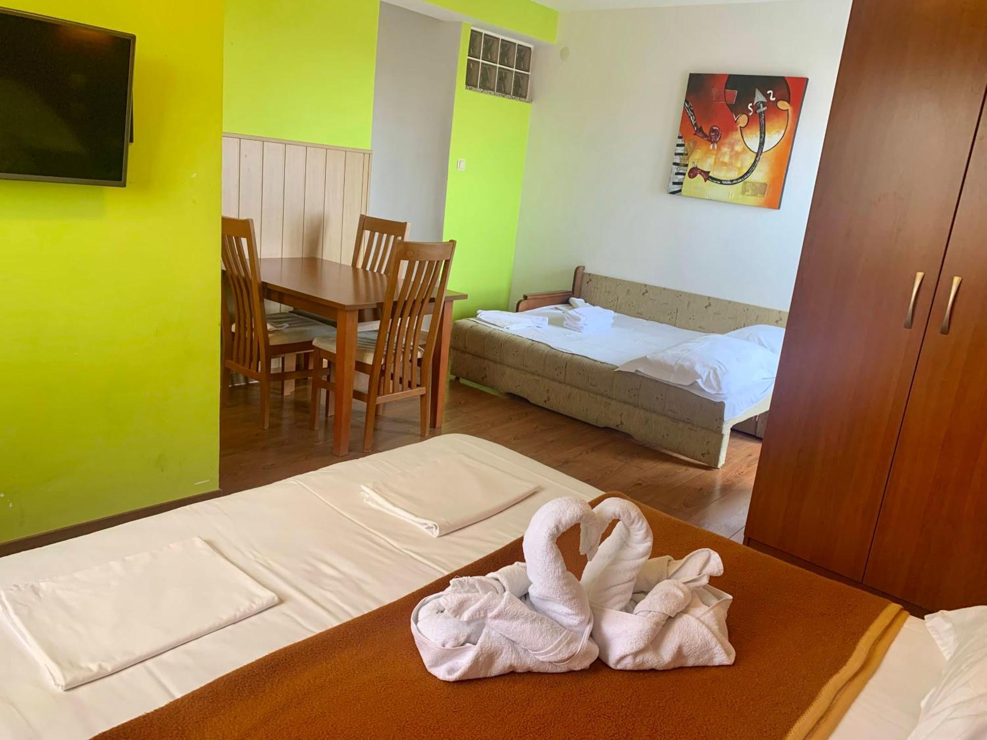 Gargamelo Pension Пореч Экстерьер фото